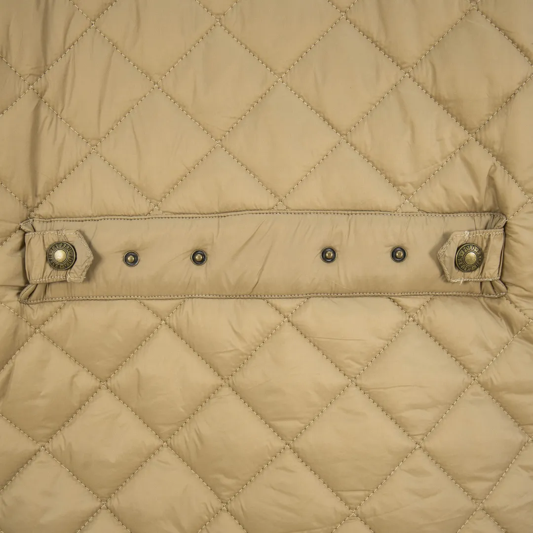 P390 zp version [Exclusive supply] Ralph Lauren/Ralph Lauren 2025aw autumn and winter popular items diamond-shaped quilted embroidered corduroy strips imitation feather jacket jacket Correct three-pocket version Slight waist design Free matching neckline ✅ Facial filling imitation feather cotton Three-in-one diamond-shaped quilted embroidery Soft and comfortable ✅ Customized double-circle brand hardware buckle back waist freely adjustable elastic design ✅ RL three-color diamond plaid cotton jacket 100% restoration Corduroy strips running through the whole body, no knots and overlaps, artificial curling, fine workmanship, highly recommended, a rare cotton jacket that does not look bloated, can be worn as an inner layer in the north, can be worn with multiple necklines, elastic waistline on the back, freely adjustable waistline, matte memory technology on the face, giving a cotton feel, not to be missed, highly recommended, color: black, white, gray green, khaki, navy blue, size: S M L XL, number: WW10950